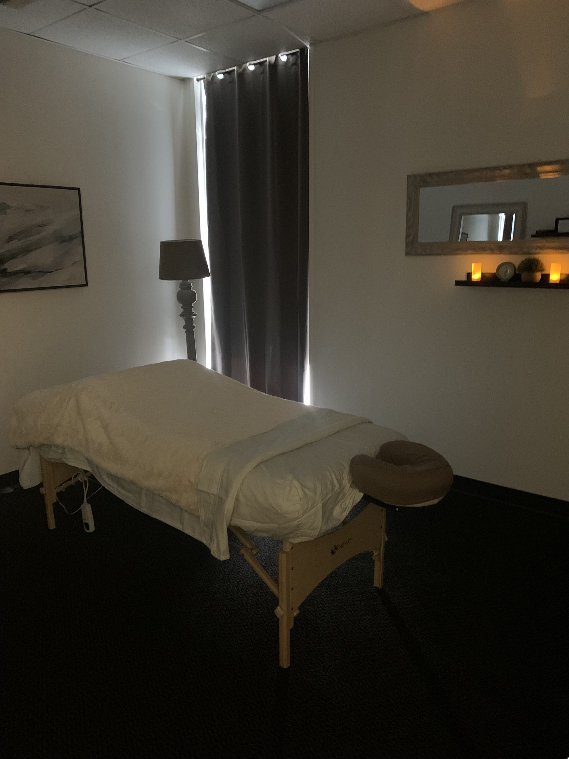 Room available for rent in Chiropractic office in Newport Beach