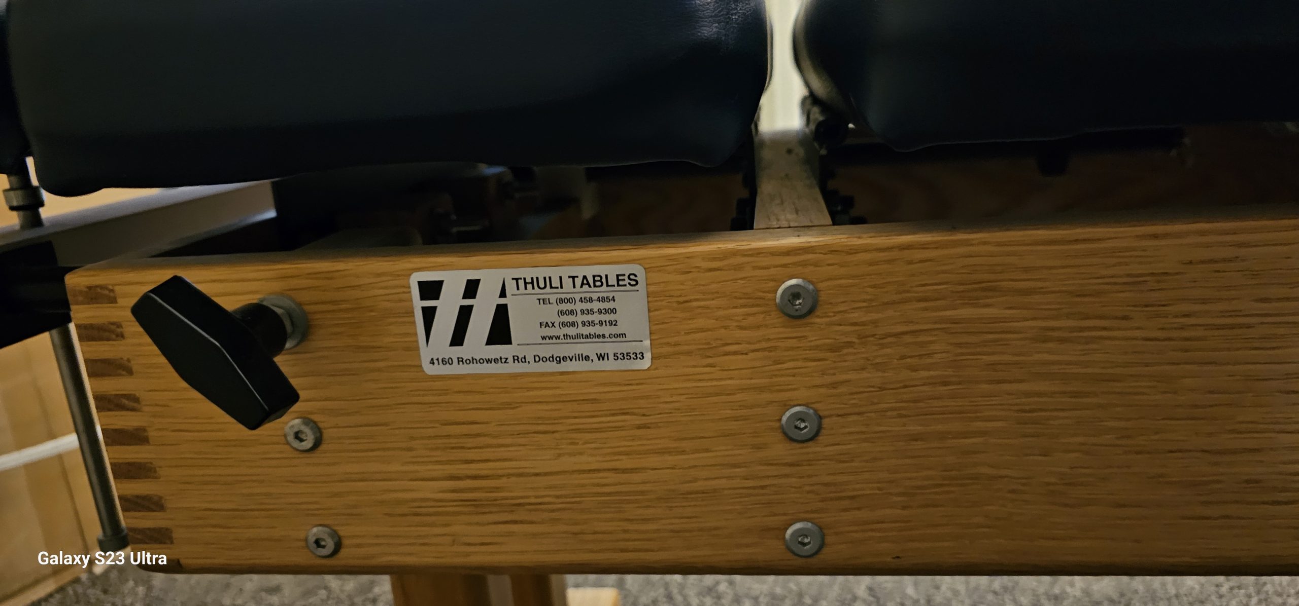 Thuli stationary adjusting table