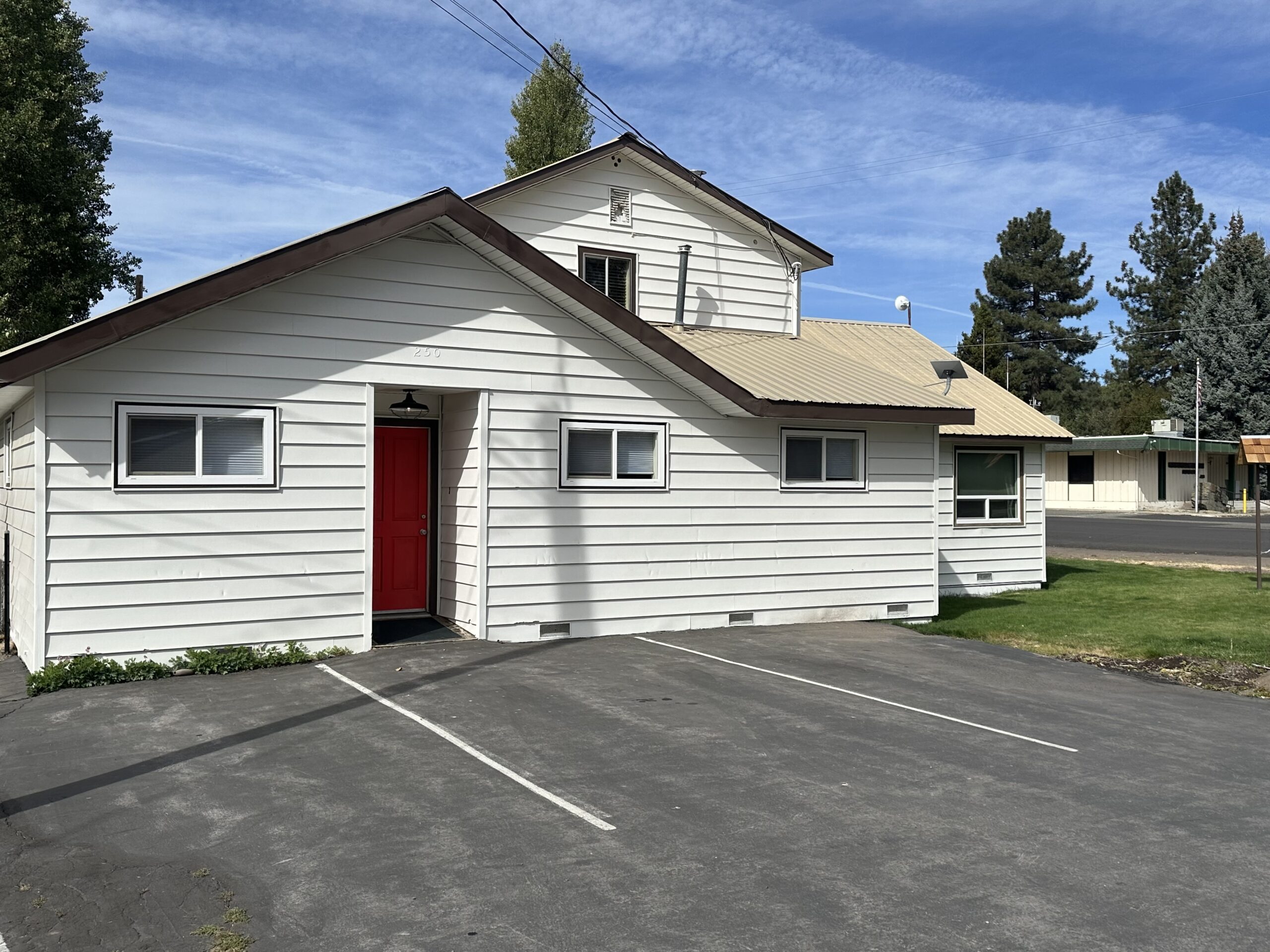 Associate Doctor in Mountain Town