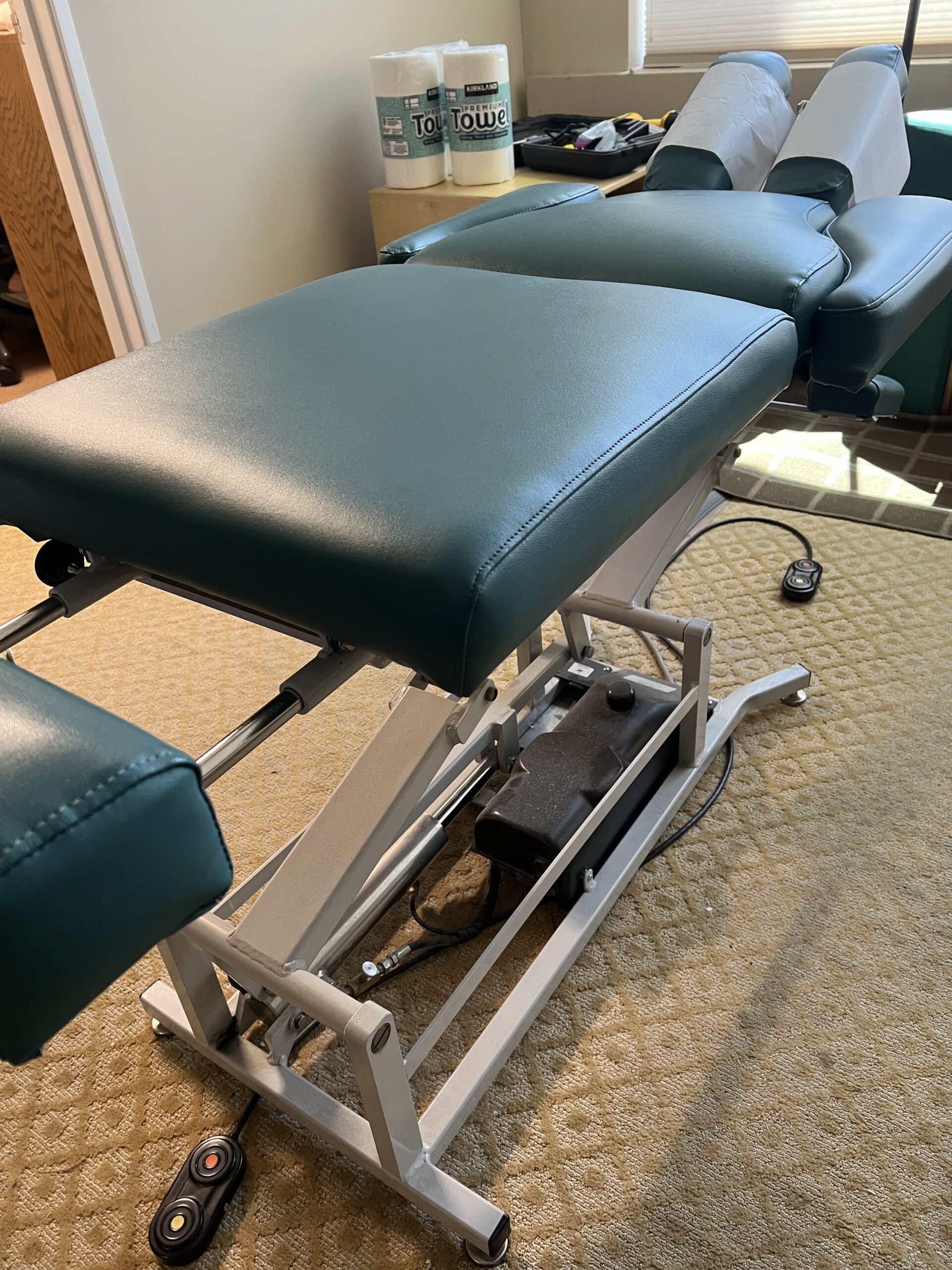 Lloyd Hi Lo Treatment Table