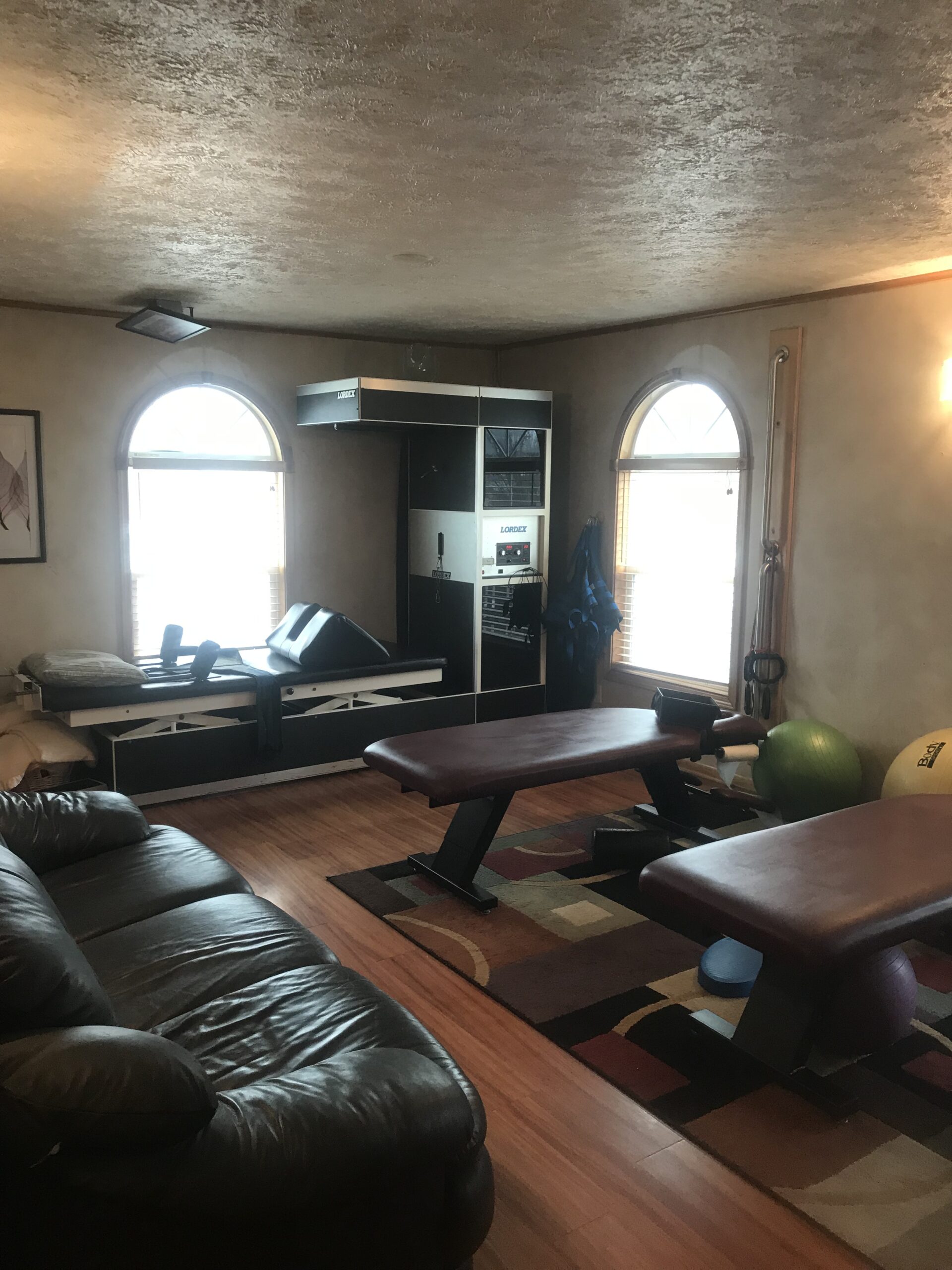 W SIDE OF INDIANAPOLIS SUBURB CHIROPRACTIC PRACTICE FOR SALE